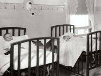 La Clínica de Maternidad del Sagrado Corazón se establece como parte del programa de residencia de obstetricia y ginecología en la década de 1950.